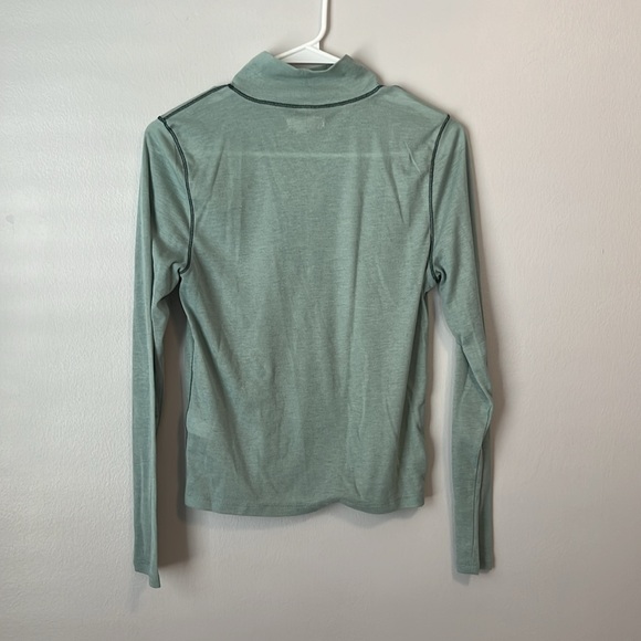 Madewell large green turtle neck is great for accenting outfits - Picture 2 of 5